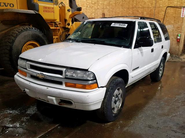 1GNDT13W52K113276 - 2002 CHEVROLET BLAZER WHITE photo 2