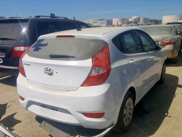 KMHCT5AE3HU325849 - 2017 HYUNDAI ACCENT SE WHITE photo 4