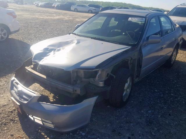 1HGCG16532A024423 - 2002 HONDA ACCORD EX SILVER photo 2