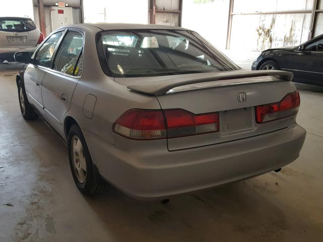 1HGCG16532A024423 - 2002 HONDA ACCORD EX SILVER photo 3