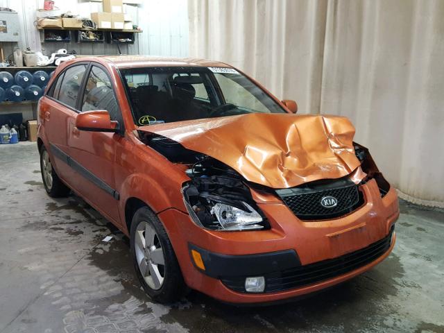 KNADE163386304858 - 2008 KIA RIO 5 SX ORANGE photo 1