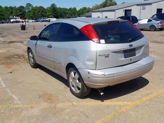 1FAHP31N26W254122 - 2006 FORD FOCUS ZX3 SILVER photo 3