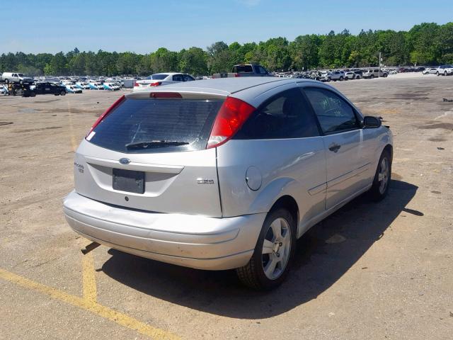 1FAHP31N26W254122 - 2006 FORD FOCUS ZX3 SILVER photo 4