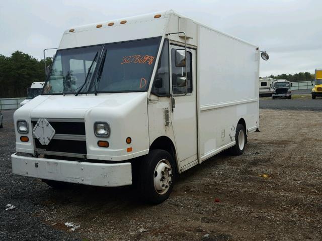 4UZA4FF49XCA50344 - 1999 FREIGHTLINER CHASSIS M WHITE photo 2