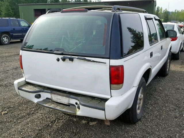 1GNDT13W3XK181373 - 1999 CHEVROLET BLAZER WHITE photo 4