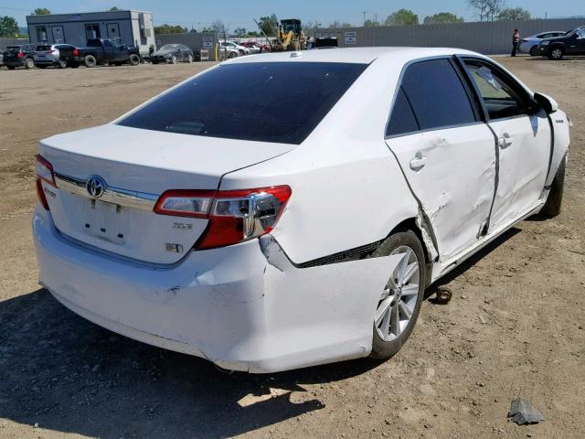 4T1BD1FKXEU104907 - 2014 TOYOTA CAMRY HYBR WHITE photo 4