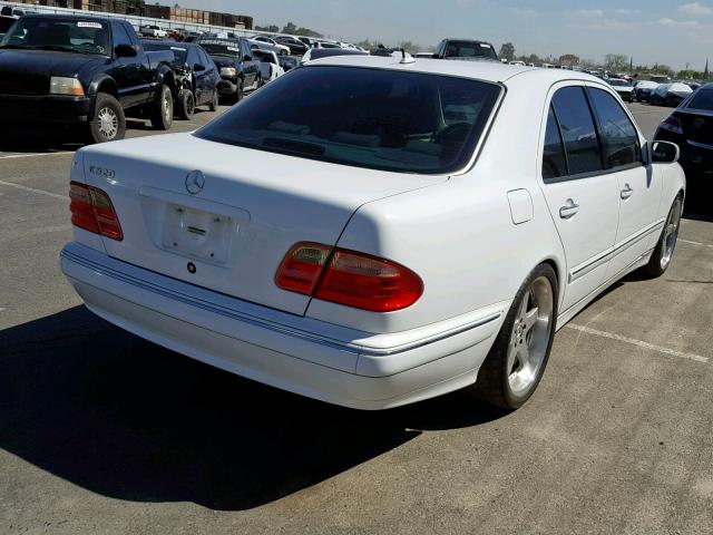 WDBJF65J61B224532 - 2001 MERCEDES-BENZ E 320 WHITE photo 4