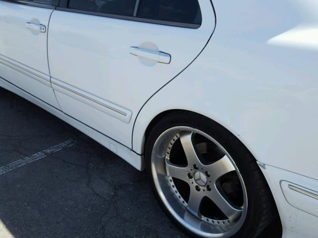 WDBJF65J61B224532 - 2001 MERCEDES-BENZ E 320 WHITE photo 9