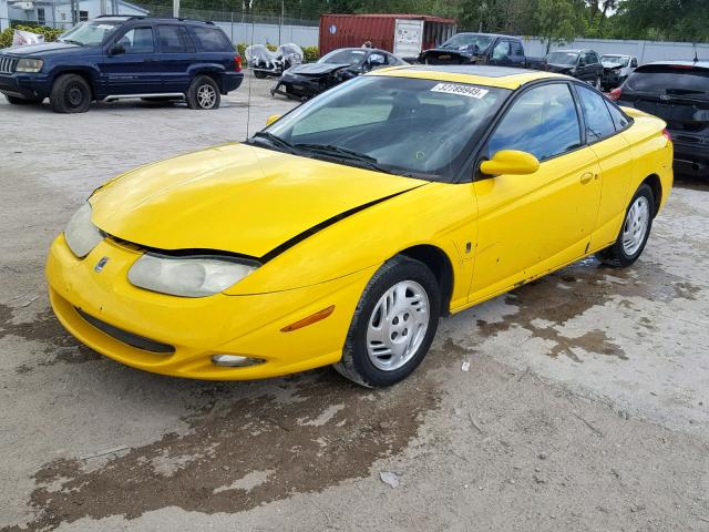 1G8ZR12751Z104262 - 2001 SATURN SC2 YELLOW photo 2