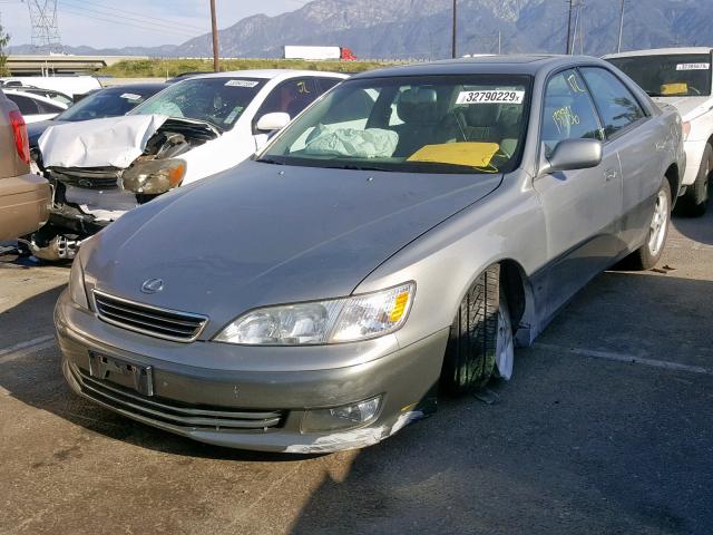 JT8BF28G5Y5080686 - 2000 LEXUS ES 300 GRAY photo 2