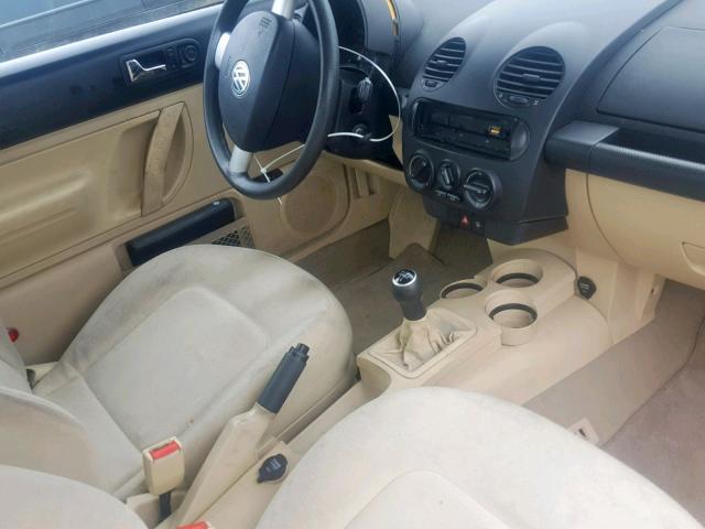 3VWBB61C8WM012737 - 1998 VOLKSWAGEN NEW BEETLE Qara foto 9