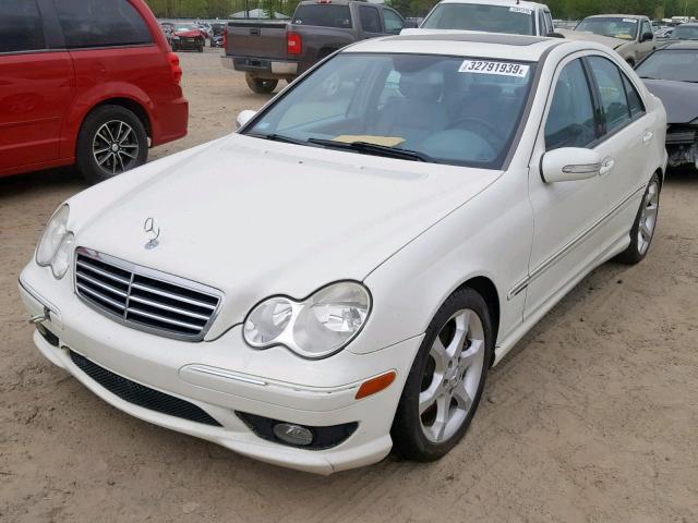 WDBRF52H97F909723 - 2007 MERCEDES-BENZ C 230 WHITE photo 2