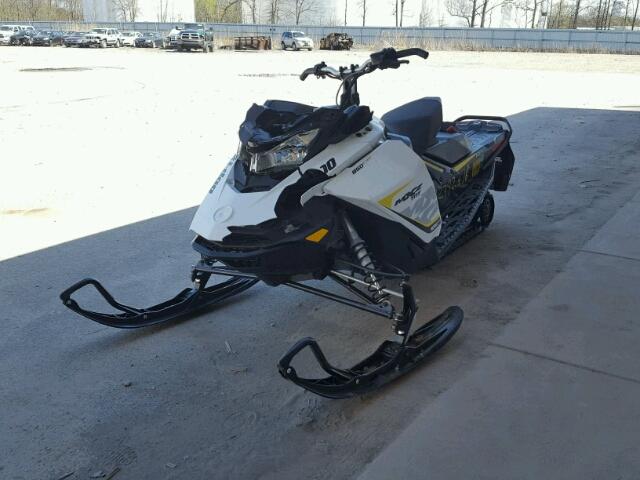 2BPSUDHE2HV000644 - 2017 SKI DOO MX Z TNT TWO TONE photo 2