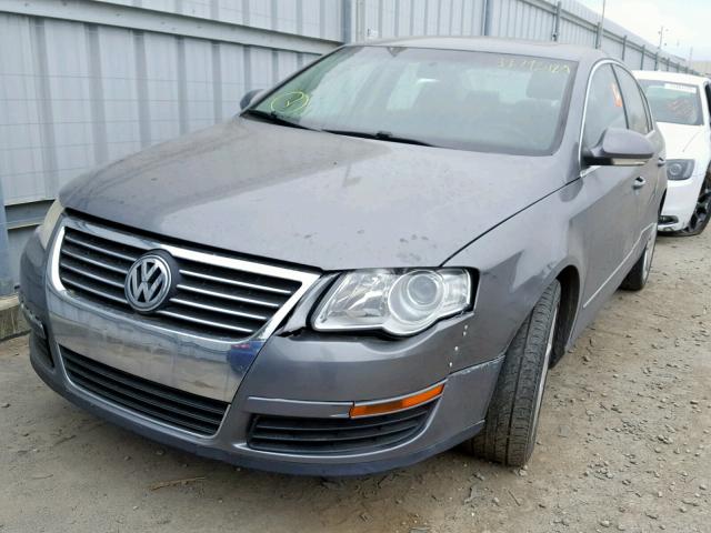 WVWAK73CX8P040084 - 2008 VOLKSWAGEN PASSAT KOM GRAY photo 2