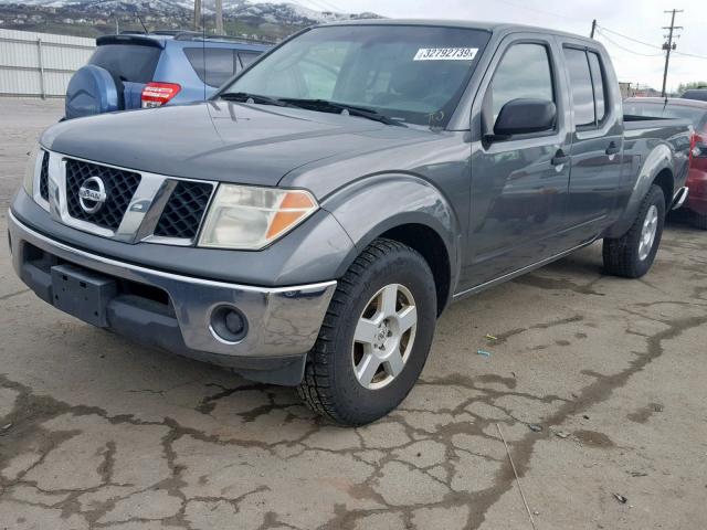 1N6AD09U57C403167 - 2007 NISSAN FRONTIER C GRAY photo 2