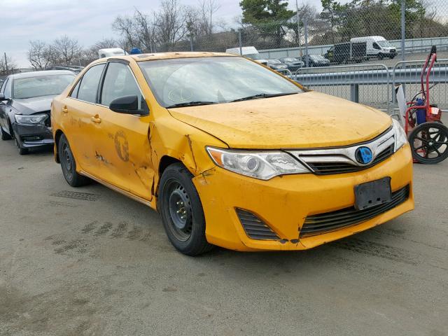 4T1BD1FK1CU023453 - 2012 TOYOTA CAMRY HYBR YELLOW photo 1