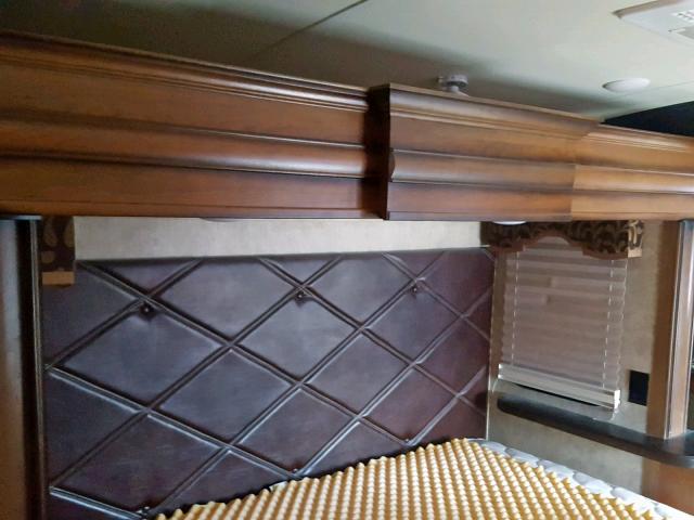 4TDF36129F4700912 - 2015 KEYSTONE MONTANA TWO TONE photo 5