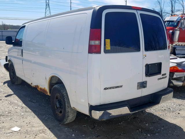 1GCEG15X841176016 - 2004 CHEVROLET EXPRESS G1 WHITE photo 3