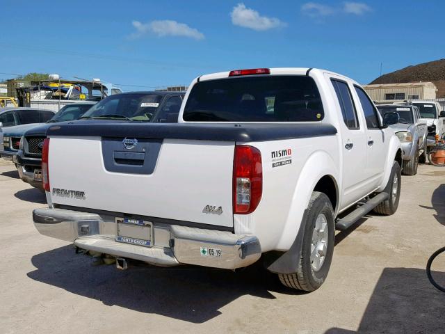 1N6AD07W47C445592 - 2007 NISSAN FRONTIER C WHITE photo 4