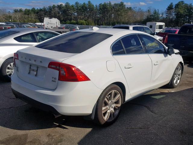 YV1902FH3B2017120 - 2011 VOLVO S60 T6 WHITE photo 4