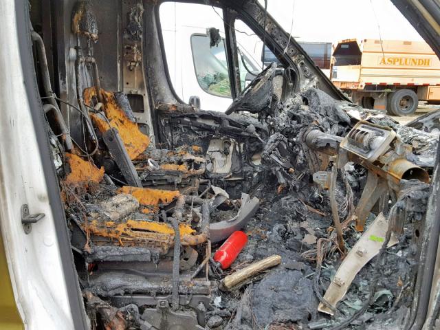 3C6URVJGXEE124363 - 2014 RAM PROMASTER 绿色 照片 5