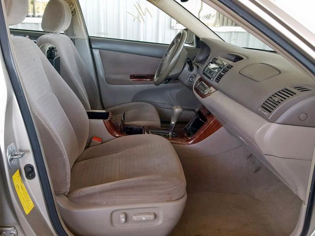 JTDBE30K263064013 - 2006 TOYOTA CAMRY XLE GOLD photo 5