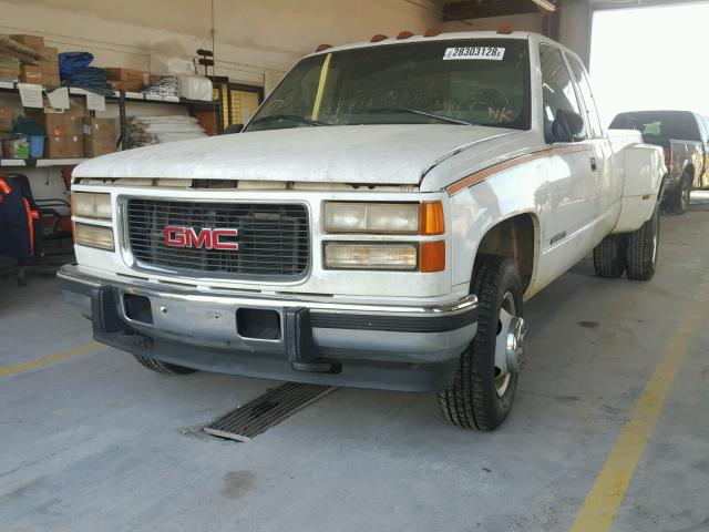 1GTHC39F4VF037396 - 1997 GMC SIERRA C35 WHITE photo 2