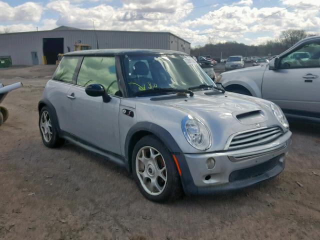 WMWRE33555TL14909 - 2005 MINI COOPER S SILVER photo 1