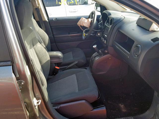 1C4NJCBB3CD503716 - 2012 JEEP COMPASS SP Сұр фото 5