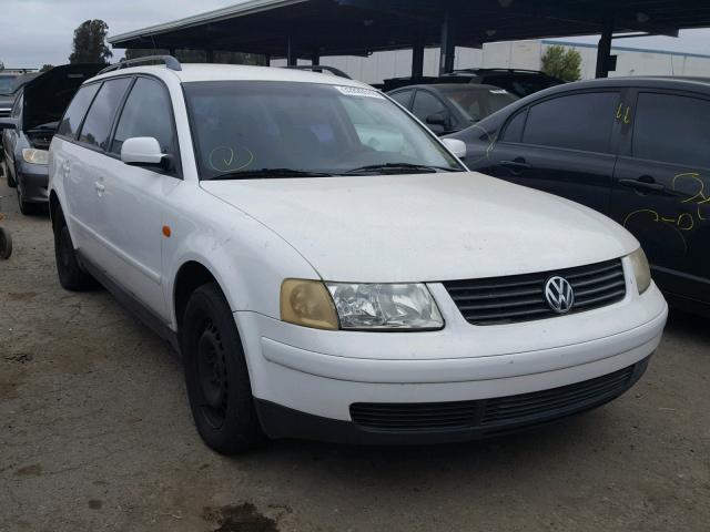 WVWNA63B5XE024181 - 1999 VOLKSWAGEN PASSAT GLS WHITE photo 1