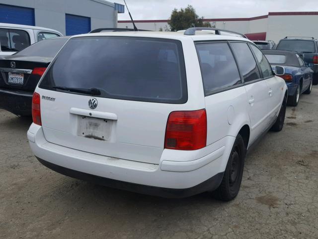 WVWNA63B5XE024181 - 1999 VOLKSWAGEN PASSAT GLS WHITE photo 4