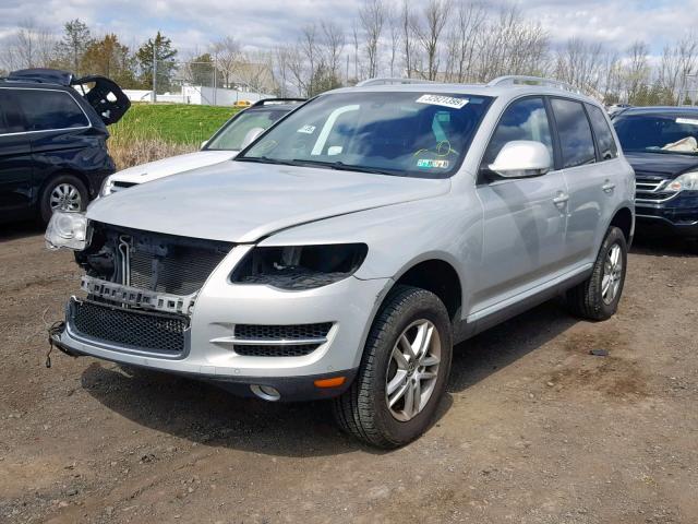 WVGBE77L08D035110 - 2008 VOLKSWAGEN TOUAREG 2 SILVER photo 2