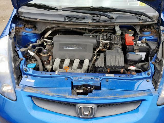 JHMGD37457S041332 - 2007 HONDA FIT BLUE photo 7