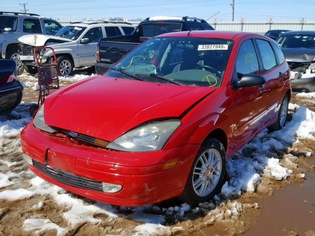 3FAFP37353R143947 - 2003 FORD FOCUS ZX5 RED photo 2