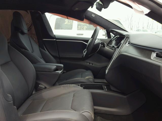 5YJSA1E26JF244549 - 2018 TESLA MODEL S GRAY photo 5