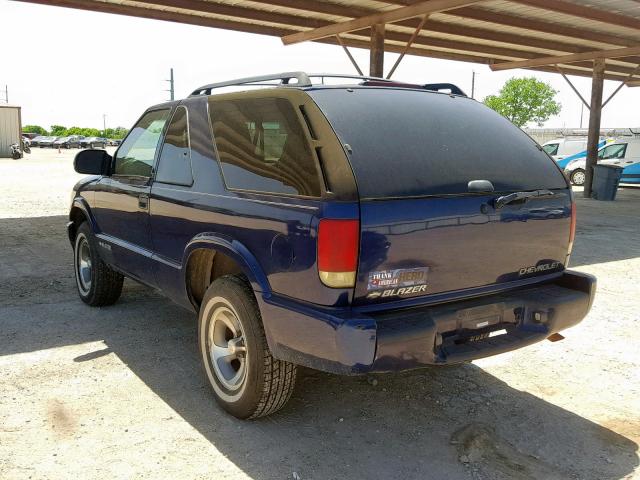 1GNCS18W22K179341 - 2002 CHEVROLET BLAZER BLUE photo 3