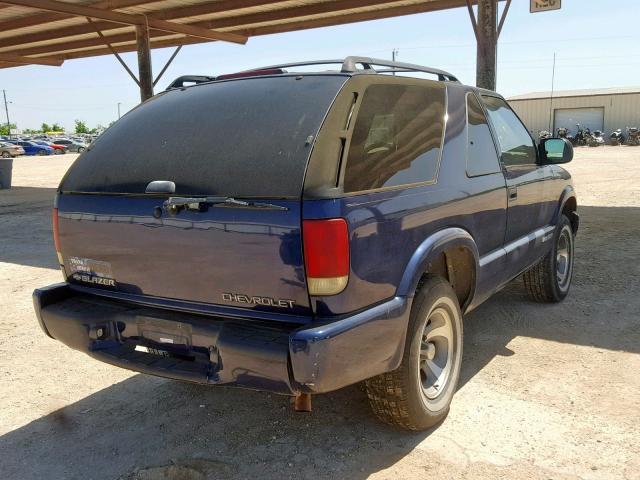 1GNCS18W22K179341 - 2002 CHEVROLET BLAZER BLUE photo 4