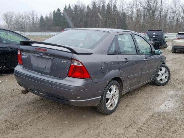 1FAFP38Z85W153987 - 2005 FORD FOCUS ZX4 GRAY photo 4