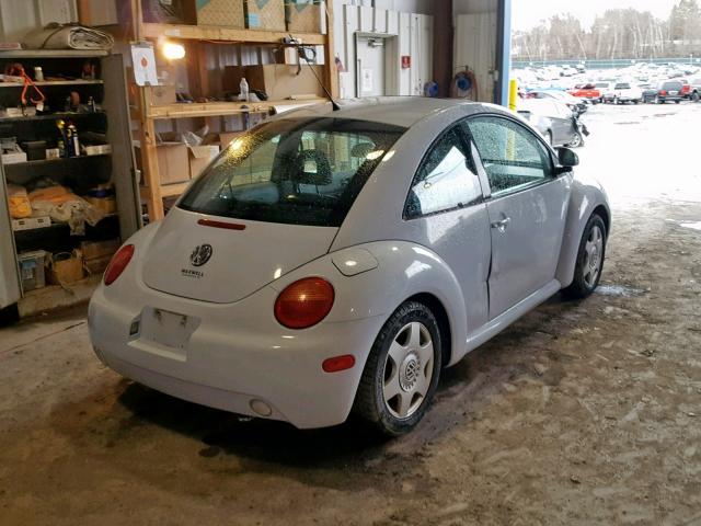 3VWCA21C5YM489242 - 2000 VOLKSWAGEN NEW BEETLE თეთრი ფოტო 4