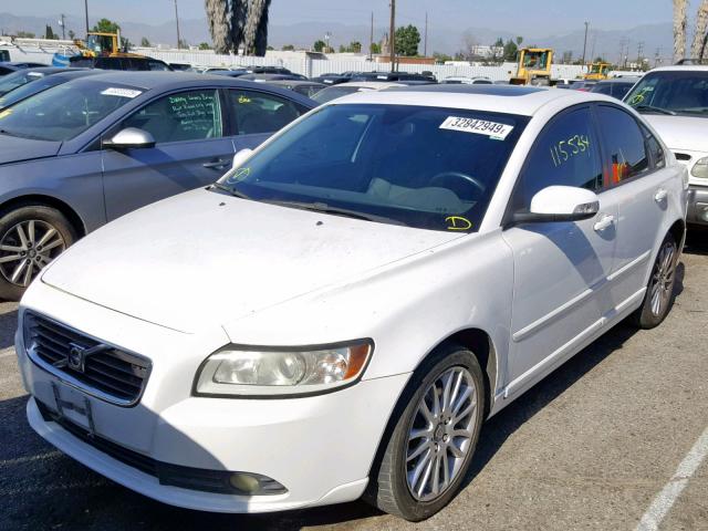 YV1390MS1A2500019 - 2010 VOLVO S40 2.4I WHITE photo 2