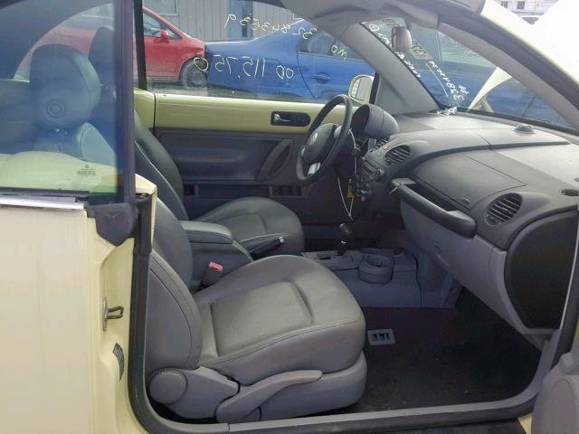 3VWCM31Y45M318437 - 2005 VOLKSWAGEN NEW BEETLE Gelb Foto 5