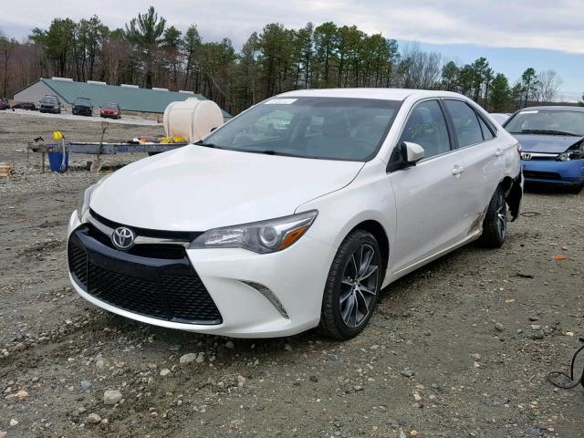 4T1BF1FK0FU102773 - 2015 TOYOTA CAMRY LE WHITE photo 2