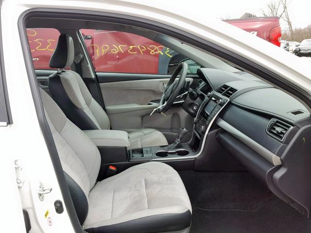 4T1BF1FK0FU102773 - 2015 TOYOTA CAMRY LE WHITE photo 5