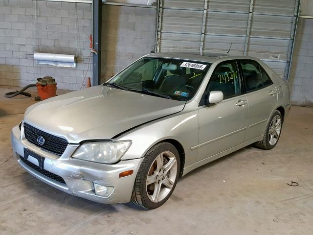 JTHBD192520055309 - 2002 LEXUS IS 300 SILVER photo 2