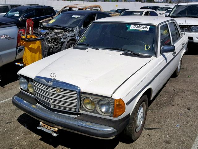 WDBAB23A3DB378465 - 1983 MERCEDES-BENZ 240 D WHITE photo 2