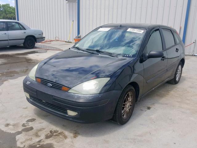 3FAFP37353R136254 - 2003 FORD FOCUS ZX5 BLACK photo 2