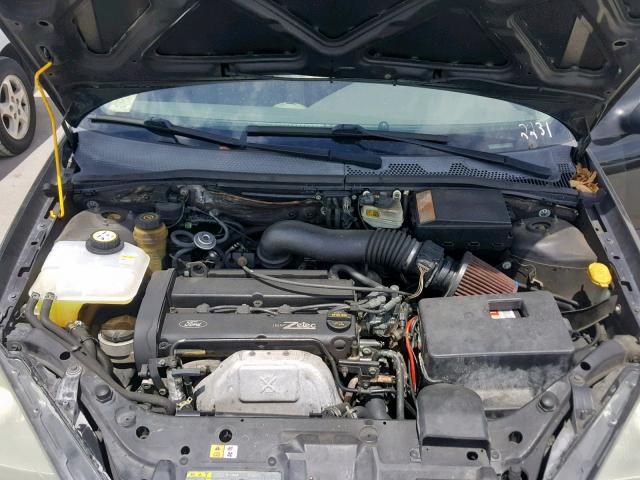 3FAFP37353R136254 - 2003 FORD FOCUS ZX5 BLACK photo 7