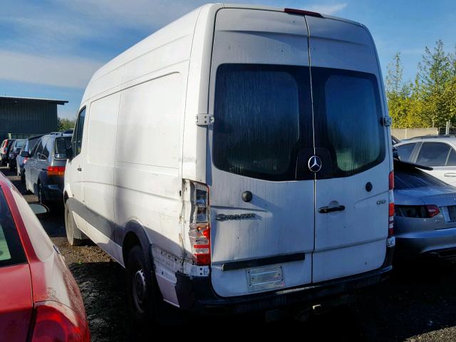 WD3PE7CC5D5798304 - 2013 MERCEDES-BENZ SPRINTER 2 WHITE photo 3