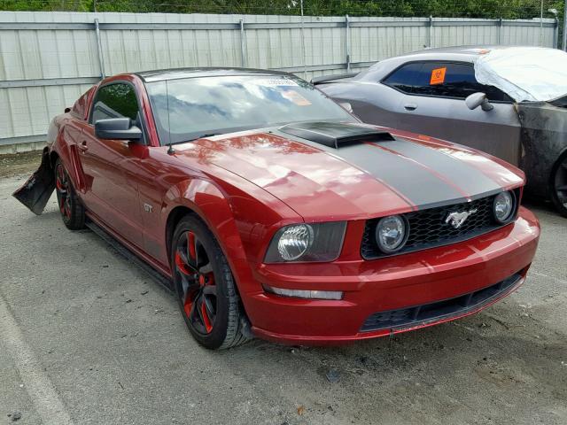 1ZVFT82H675196930 - 2007 FORD MUSTANG GT RED photo 1