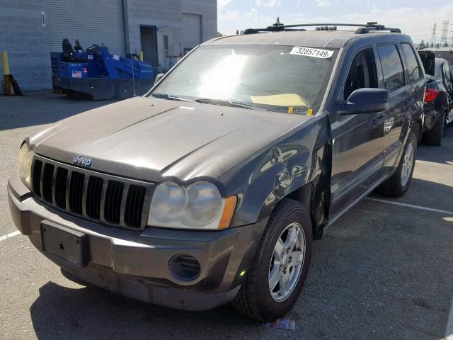 1J8GS48K05C610159 - 2005 JEEP GRAND CHER GRAY photo 2